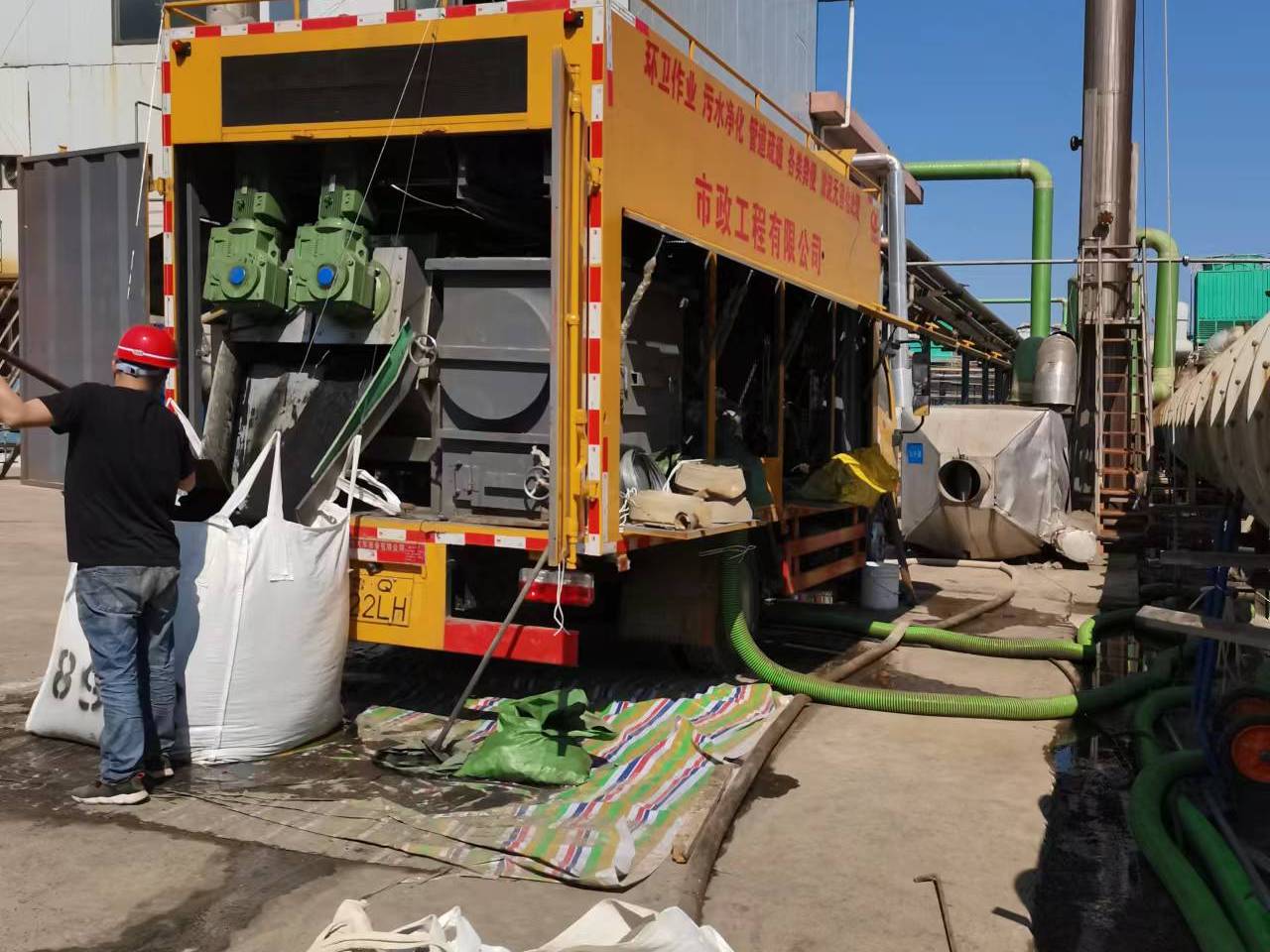 相城淤泥压干处理